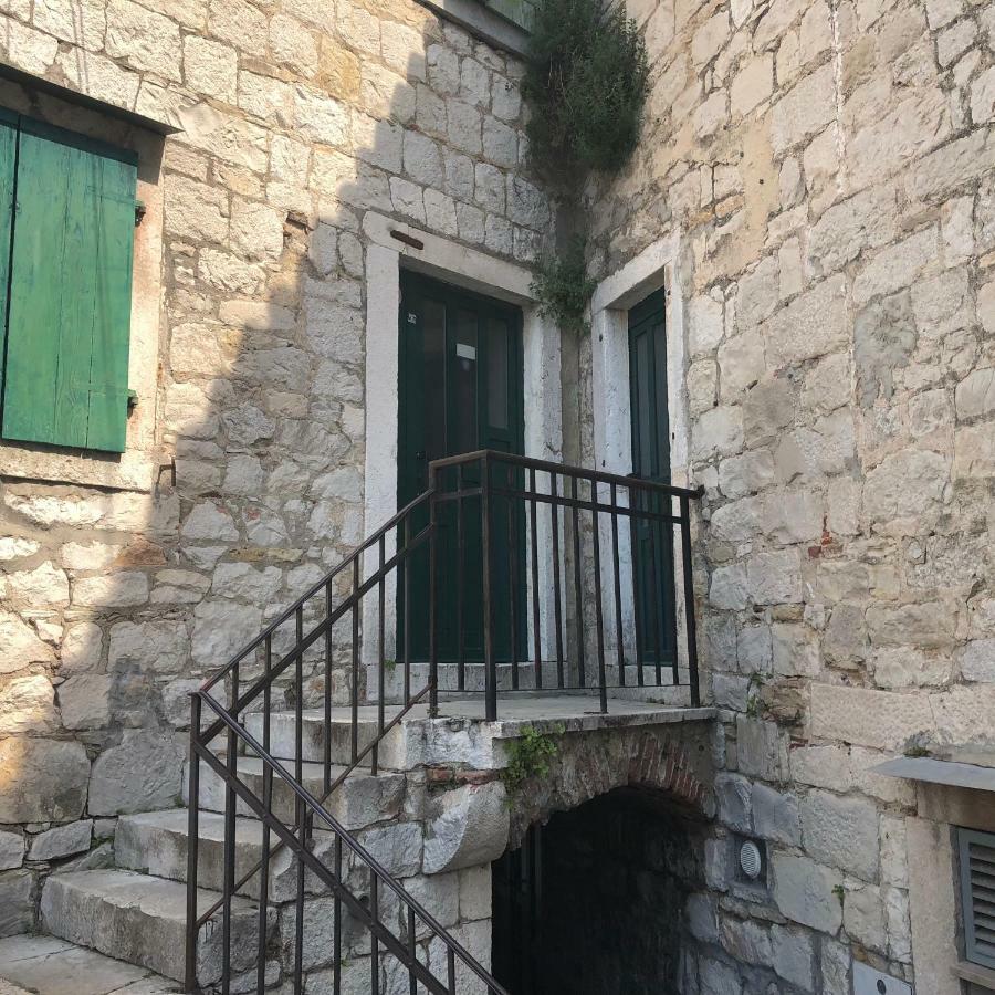 Hôtel Happy Sun à Split Extérieur photo